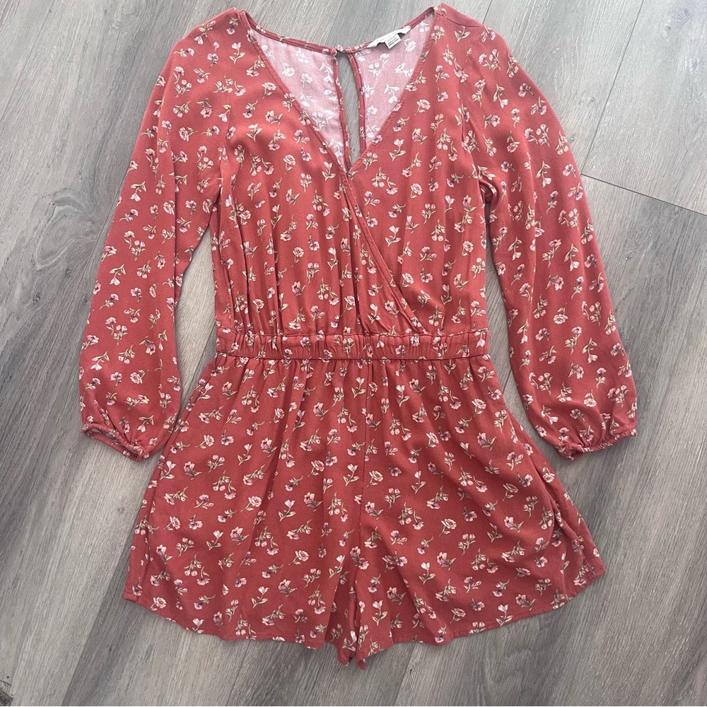 American Eagle Long Sleeve Faux Wrap Daisy Print Romper Medium